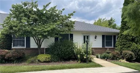 301 Willow Dr, Huron, OH 44839 photo 1