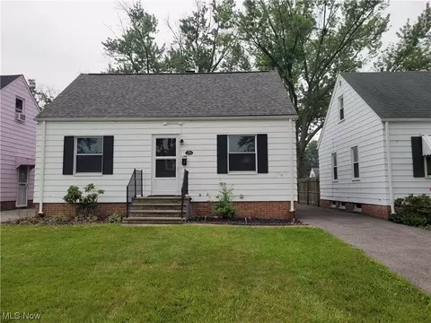 21100 Watson Rd, Maple Heights, OH 44137 photo 1