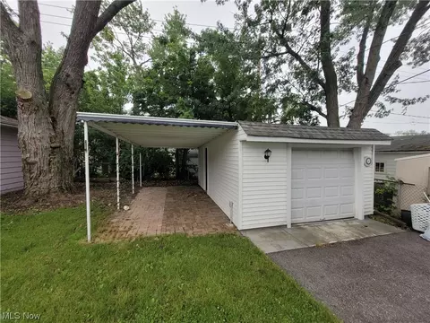 21100 Watson Rd, Maple Heights, OH 44137 photo 12