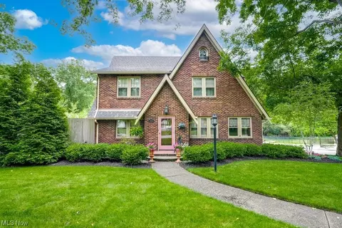 2904 Kent Rd, Silver Lake, OH 44224