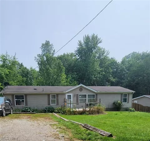 3014 3rd St SE, Canton, OH 44707 photo 1