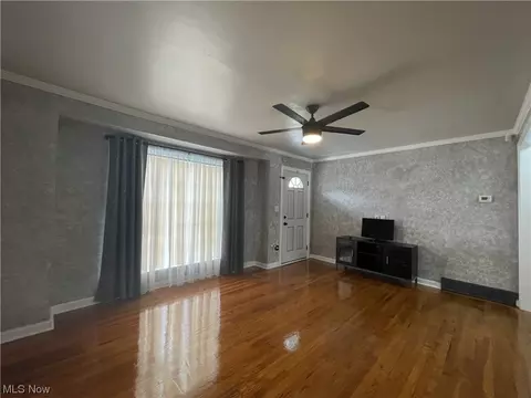 2426 E 35th St, Lorain, OH 44055 photo 6