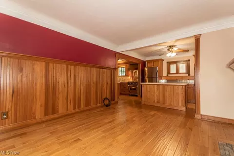 30013 Robert St, Wickliffe, OH 44092 photo 9