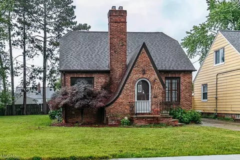 30013 Robert St, Wickliffe, OH 44092 photo 1