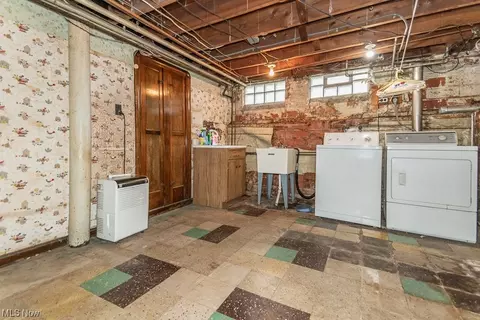 30013 Robert St, Wickliffe, OH 44092 photo 34