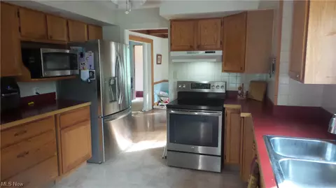 51 E 214th St, Euclid, OH 44123 photo 8
