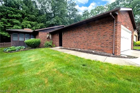 1422 Ramblewood Dr, Wooster, OH 44691