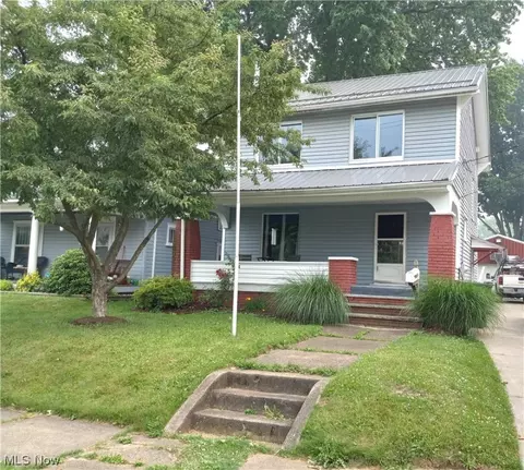 3304 9th St SW, Canton, OH 44710