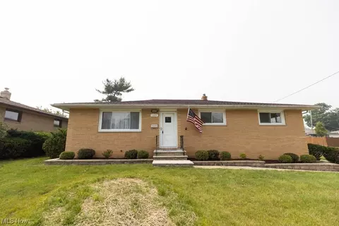 11089 Gordon Dr, Parma, OH 44130 photo 1