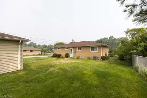 11089 Gordon Dr, Parma, OH 44130 photo 5