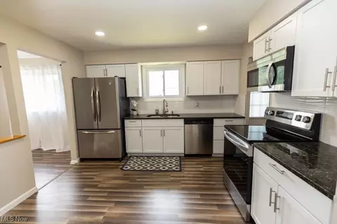 11089 Gordon Dr, Parma, OH 44130 photo 10