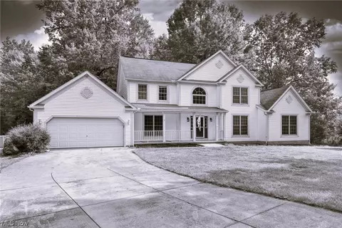331 Bennington Dr, Sebring, OH 44672 photo 1