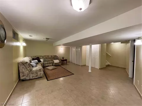 55 Ledgeview Ct, Maple Heights, OH 44137 photo 21