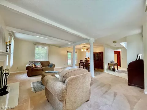 55 Ledgeview Ct, Maple Heights, OH 44137 photo 9