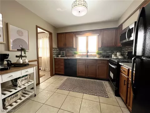 864 Pearson Cir #4, Boardman, OH 44512 photo 9