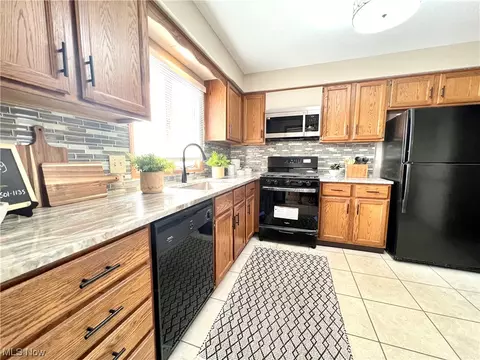 864 Pearson Cir #4, Boardman, OH 44512 photo 7