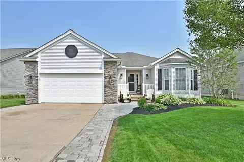 15127 Woodsong Dr, Middlefield, OH 44062