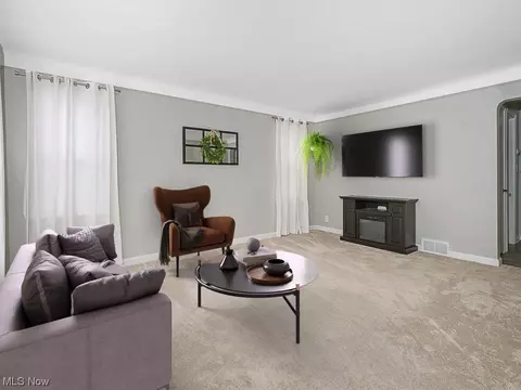 5715 Ackley Rd, Parma, OH 44129 photo 7