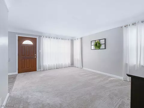 5715 Ackley Rd, Parma, OH 44129 photo 11