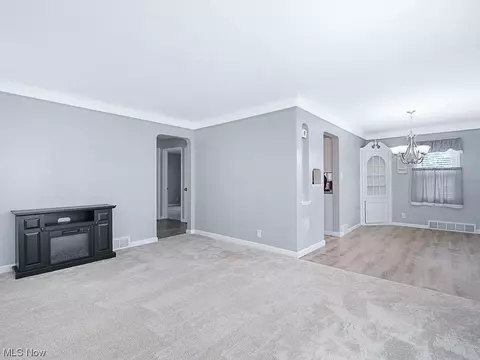 5715 Ackley Rd, Parma, OH 44129 photo 10