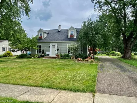 3836 Orchard St, Mogadore, OH 44260