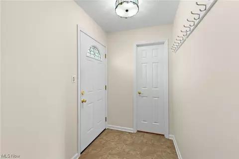 7253 Ward Rd, Parma, OH 44134 photo 2