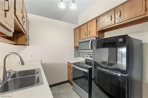 7253 Ward Rd, Parma, OH 44134 photo 11