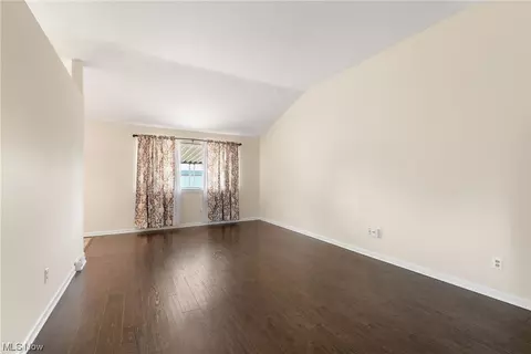 7253 Ward Rd, Parma, OH 44134 photo 5
