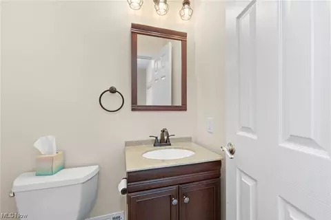 7253 Ward Rd, Parma, OH 44134 photo 3