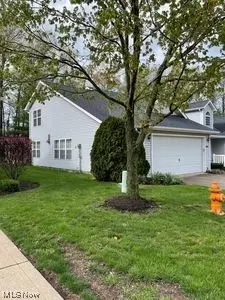 30050 Ginger Ct #37A, North Olmsted, OH 44070