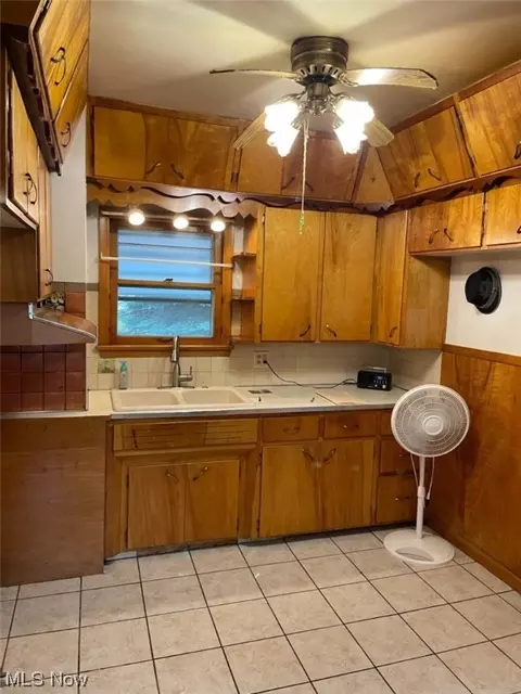 573 Sexton St, Struthers, OH 44471 photo 5