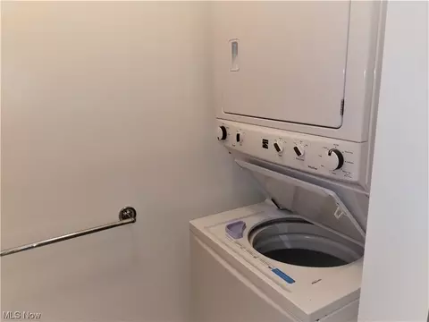 108 Bentley Dr, Elyria, OH 44035 photo 17