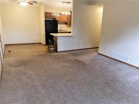 108 Bentley Dr, Elyria, OH 44035 photo 5