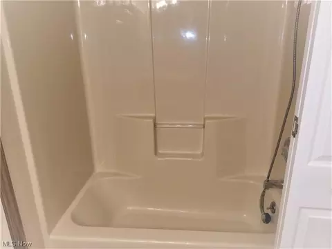 108 Bentley Dr, Elyria, OH 44035 photo 14