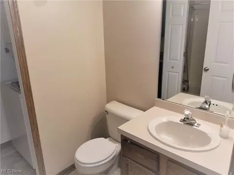 108 Bentley Dr, Elyria, OH 44035 photo 13