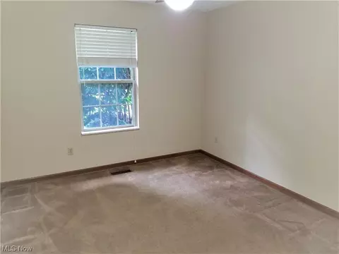 108 Bentley Dr, Elyria, OH 44035 photo 9