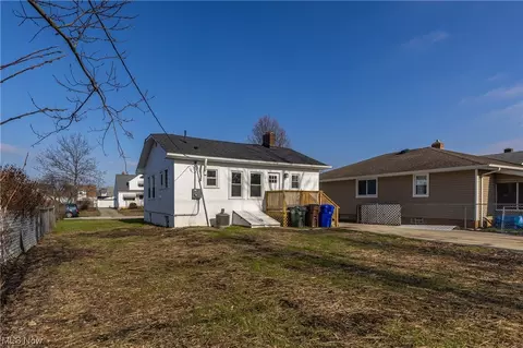3807 Maplecrest Ave, Parma, OH 44134 photo 16