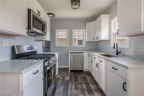 3807 Maplecrest Ave, Parma, OH 44134 photo 7