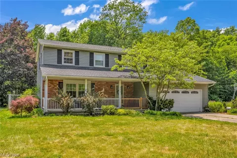 311 Dohner Dr, Wadsworth, OH 44281 photo 2