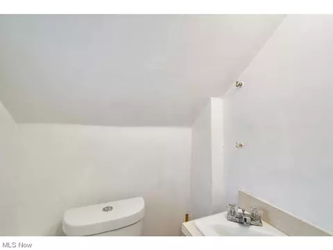 1120 Avon St, Akron, OH 44310 photo 14
