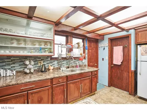 1120 Avon St, Akron, OH 44310 photo 11