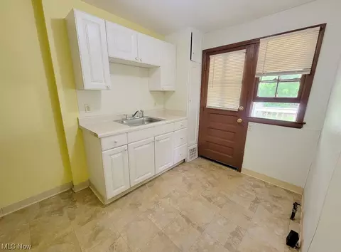 1539 E 256th St, Euclid, OH 44132 photo 6