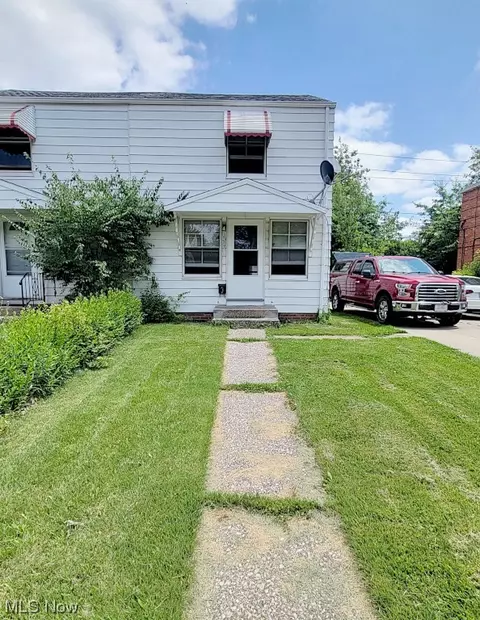1539 E 256th St, Euclid, OH 44132 photo 1