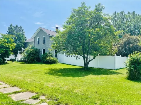 2152 W 13th St, Ashtabula, OH 44004 photo 2
