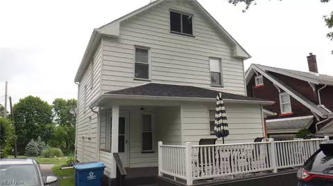 48 Sexton St, Struthers, OH 44471 photo 2