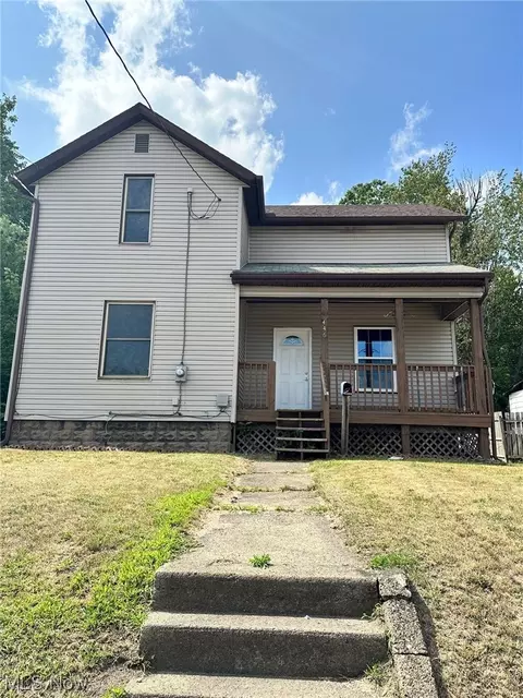 446 Wooster Rd N, Barberton, OH 44203
