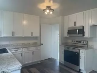 250 E 264th St, Euclid, OH 44132 photo 3