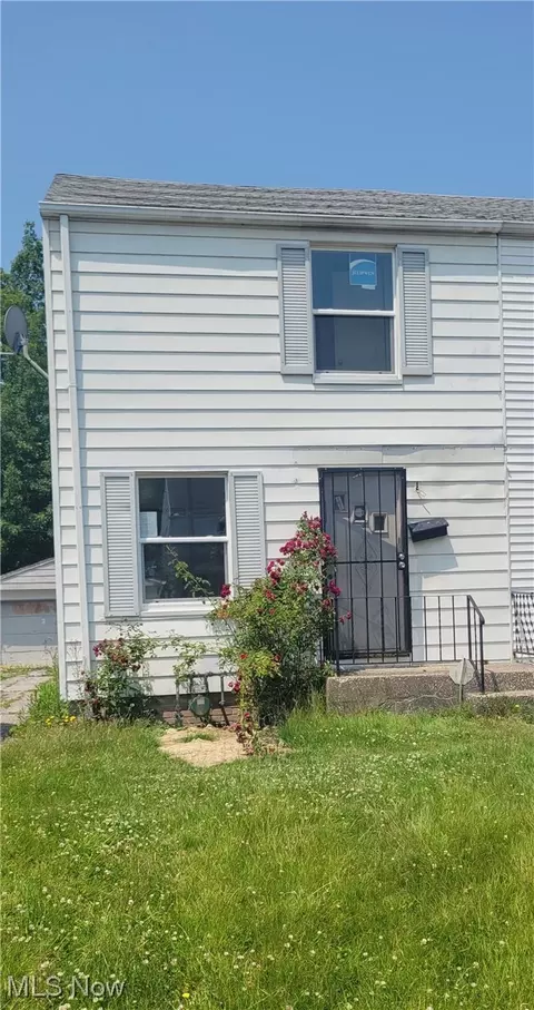 1474 E 248th St, Euclid, OH 44117 photo 1
