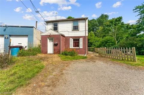959 S Irvine Ave, Masury, OH 44438