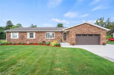 3243 Broad Vista St NW, Uniontown, OH 44685